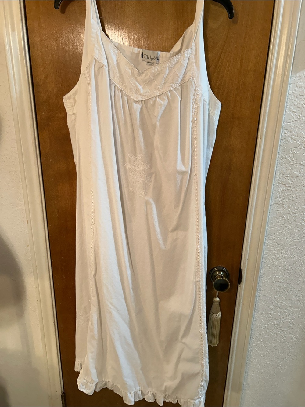 Vintage-Inspired White Cotton gown. 100% Cotton. 3x. Like new